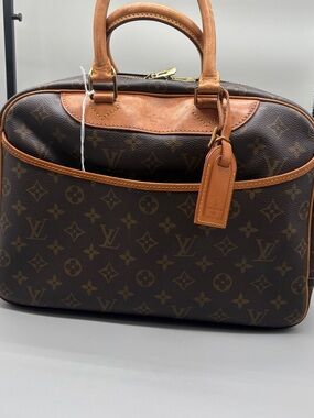 Louis Vuitton Deauville Monogram M47270